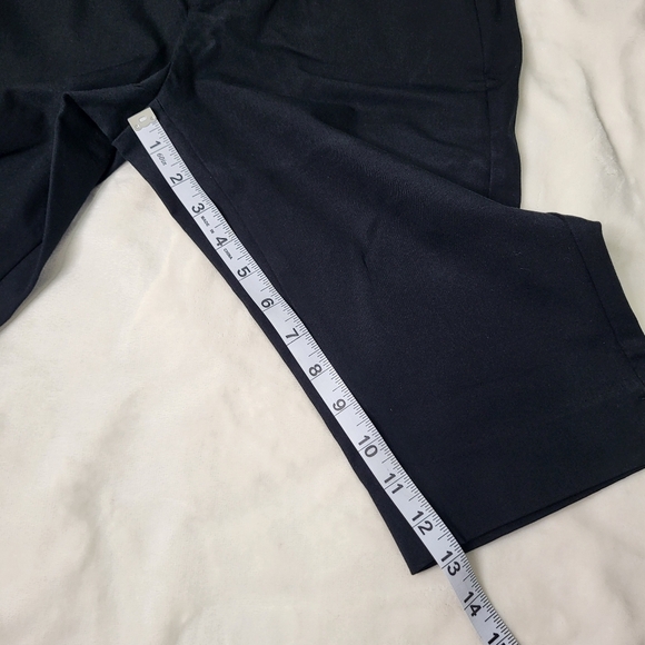 Old Navy Polished Pixie Black Capris Pants. Size 10 Petite - Picture 7 of 10